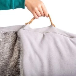 Modern Living Nairobi Cuddly Cushion 65 X 45 X 15cm (L X W X H) 7 Modern Living Nairobi Cuddly Cushion 65 X 45 X 15cm (L X W X H) -Zooplus Store 229296 geop zooplusexclusive kuschelkissen nairobi hs 10 6