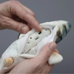 Kerbl Pet Jumping Fish Cat Toy 1 Toy -Zooplus Store 559797 kerbl pet katzenspielzeug jumping fish hs 02 5