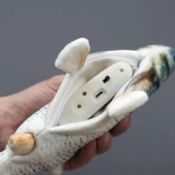 Kerbl Pet Jumping Fish Cat Toy 1 Toy -Zooplus Store 559797 kerbl pet katzenspielzeug jumping fish hs 03 0